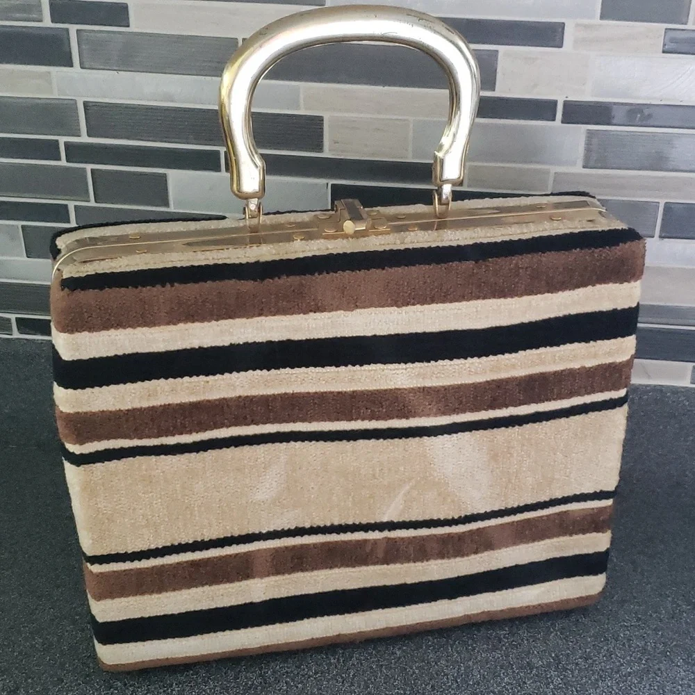 Beautiful Vintage Fabric Bag - Picture 4 of 15